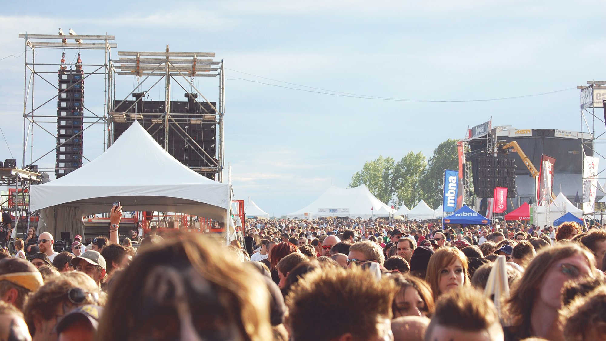 14crowd-music-concert-against-sky-city